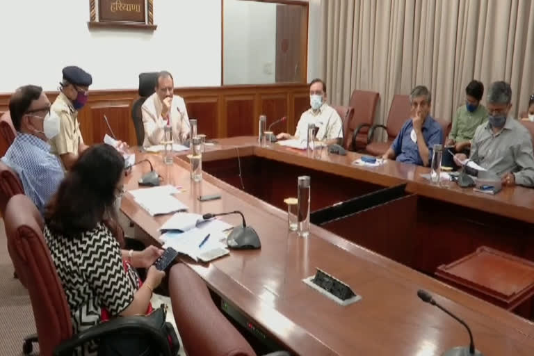 Chief Secretary holds a meeting with District Deputy Commissioners to create awareness about Corona