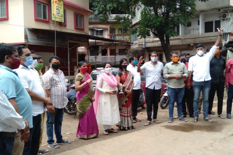 shiv senas protest against up yogi adityanath government in sindhudurg for repercussions of hathras incident