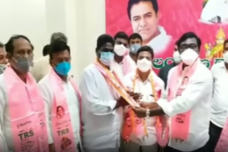 joinings in trs party from congress party in khammam