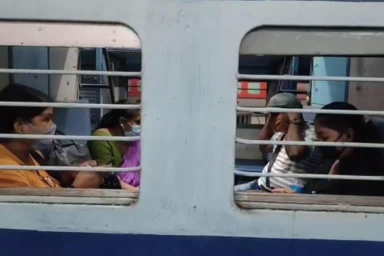 train  strat to kamaykha to mukhangsalak