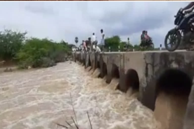 man fell into a flowing stream and died