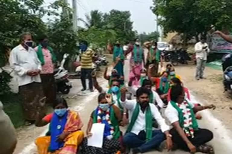 conflict between farmers and police at udhanda rayunipalem