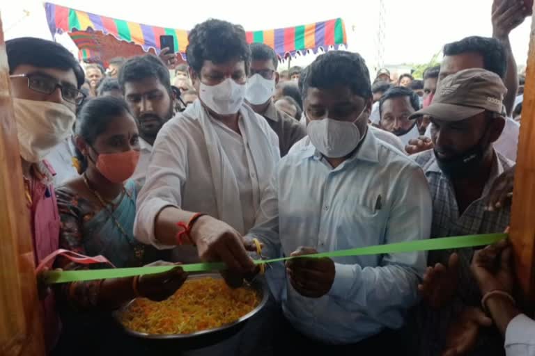 mla peddireddy dwarakanath reddy open medivedu grama sachivalaya bhavan chittoor district