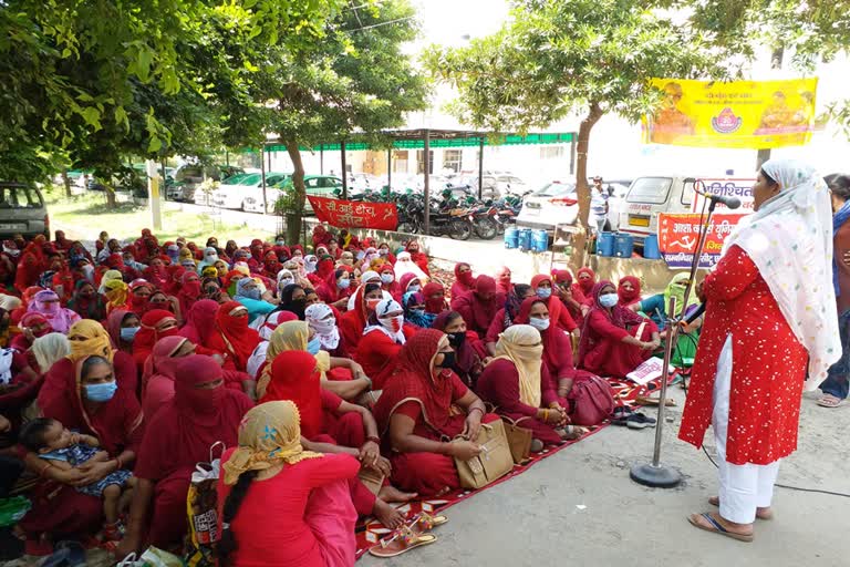 asha workers protest in gohana civil hospital