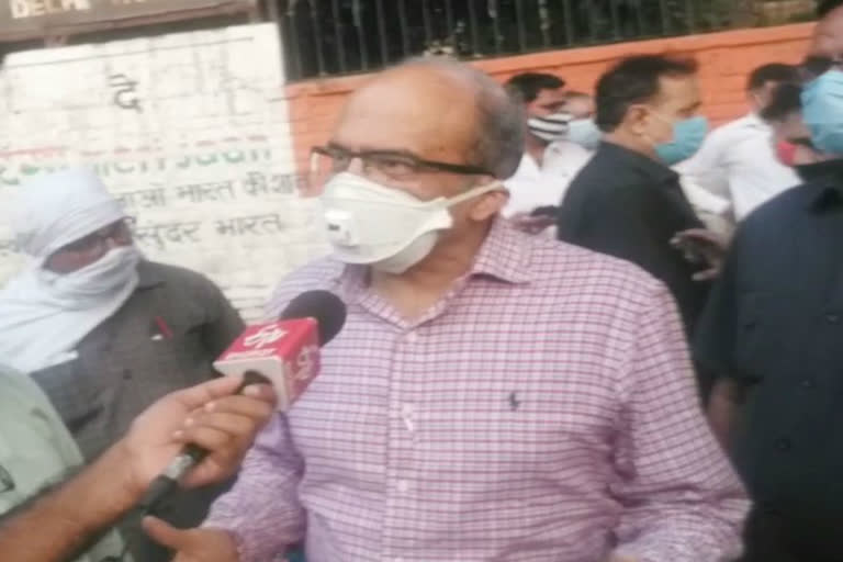 prashant bhushan said on hathras gangrape at jantar mantar