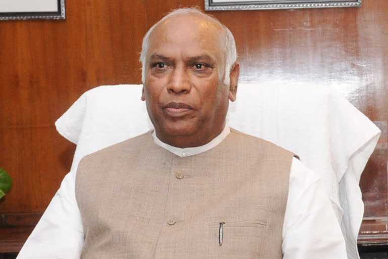 Congress leader Kharge slams Modi over farm laws