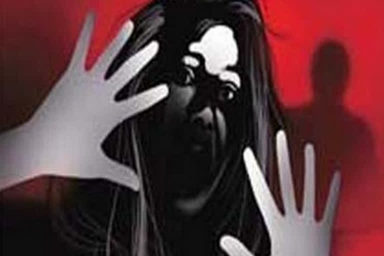 Woman gang-raped in MP's Narsinghpur dies of suicide  CM orders action against 'negligent' officers  woman gang rape  gang rape suicide  മധ്യപ്രദേശിലെ നർസിംഗ്‌പൂരിൽ കൂട്ടബലാത്സംഗം  കൂട്ടബലാത്സംഗം  കൂട്ടബലാത്സംഗ ആത്മഹത്യ