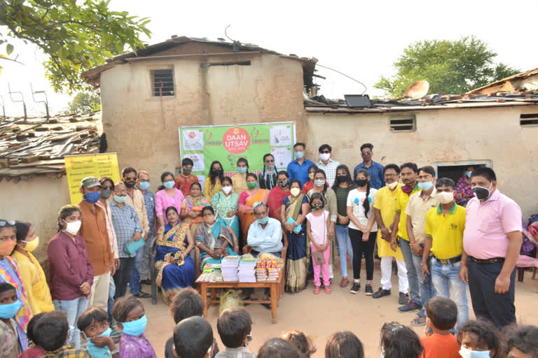 All India Kayastha Mahasabha Women's Cell organized a program under the donation ceremony