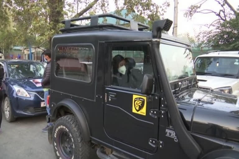 In a first, car rally held in Kashmir to encourage female drivers