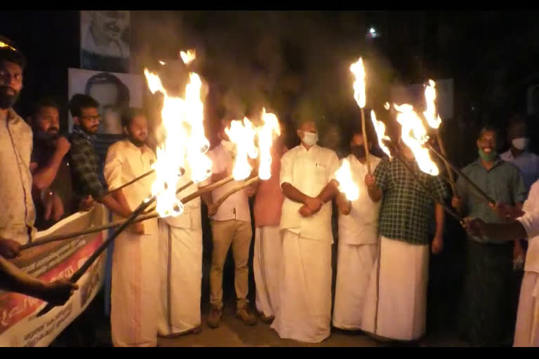 രാഹുൽ ഗാന്ധിക്ക് നേരെയുള്ള അതിക്രമം; നെടുങ്കണ്ടത്ത് പ്രതിഷേധ ജ്വാല