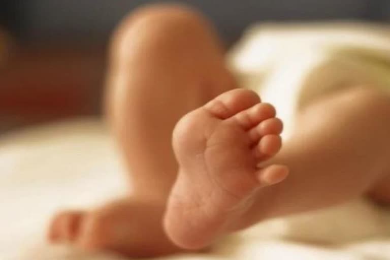 new born baby dead in palamu