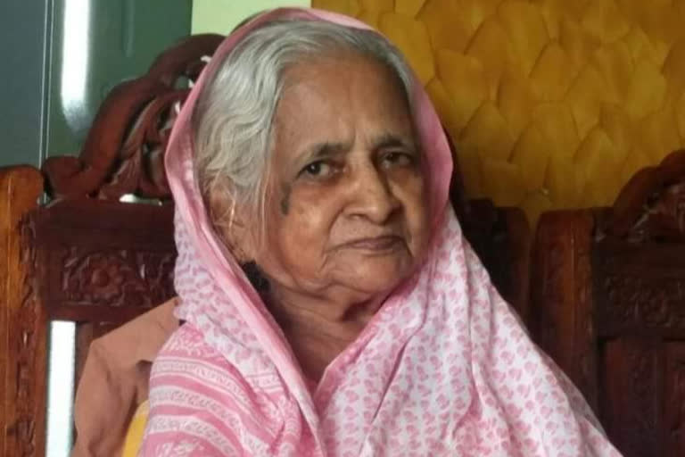 Ripai senior leader Avinash Mahatekar's mother passes away