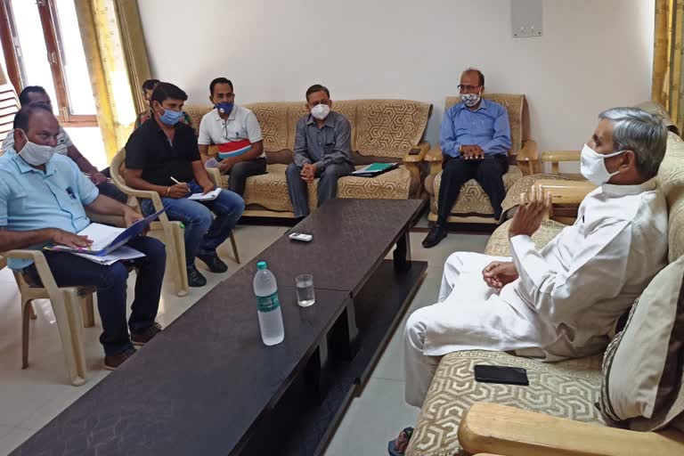 JP Dalal holds met with electricity department regarding pending tubewell connection in Bhiwani