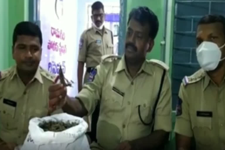 Police Arrest Ganja smuggler  in peddapalli