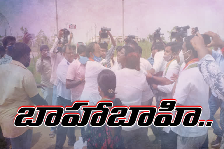 trs leaders stop the congress leaders visit  double bedroom houses  in Deevitipally at Mahabubnagar