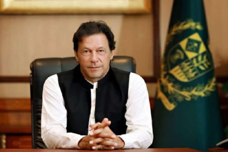 Pak PM imran Khan asks party leaders for legal strategy to bring back nawaz Sharif from UK