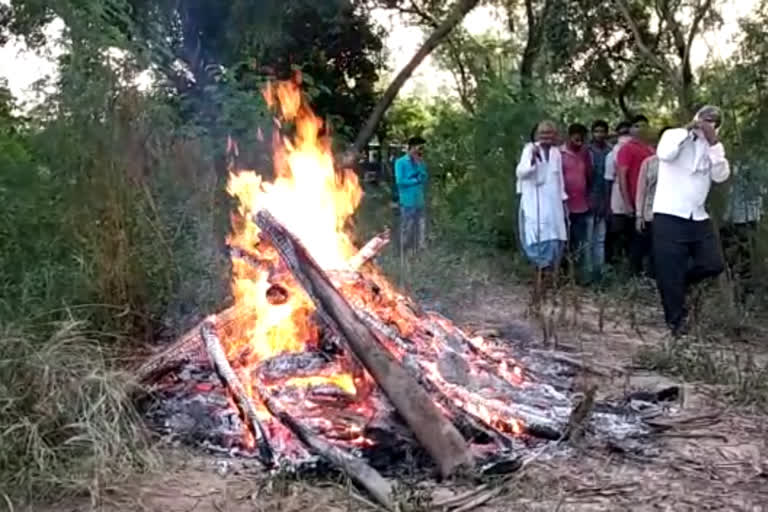 ମିଥ୍ୟା ସମ୍ମାନ ଆଳରେ ଝିଅକୁ ମାରିଲା ନୃଶଂସ ବାପା