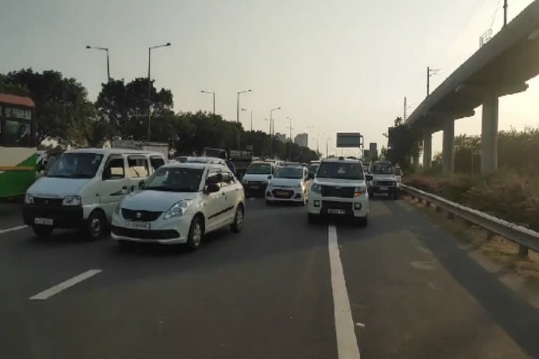 jam at greater noida zero point after rahul gandhi hathras march