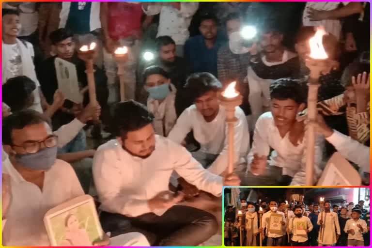 Kirari Youth Congress worker pays tribute to Hathras rape victim