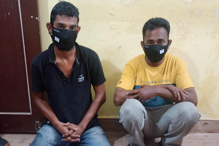 The arrest of two men for trying to sell ganja in a car