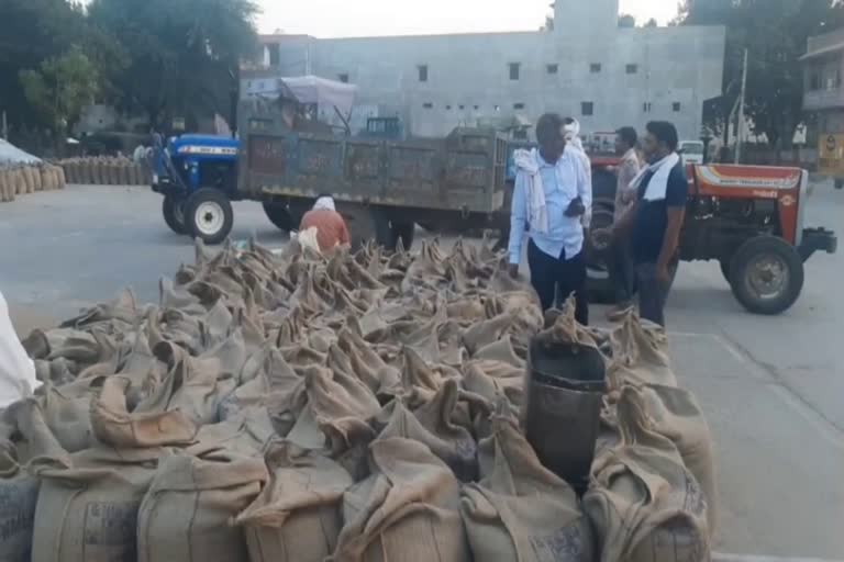 Sohna farmers are facing problems in grain market