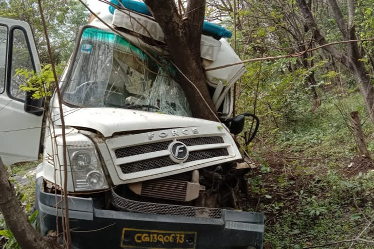 ambulance collided with tree