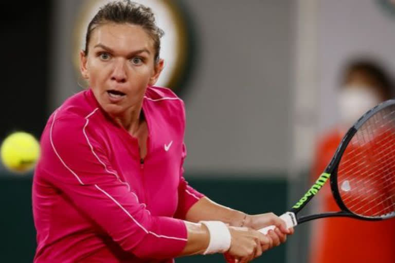 French Open: 19-year-old Iga Swiatek defeats Simona Halep