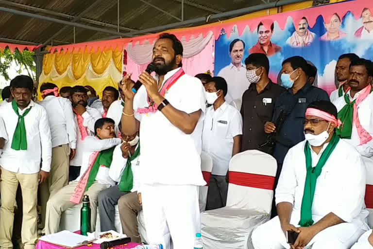 minister srinivas goud started tractor rally at makthal in narayanpet