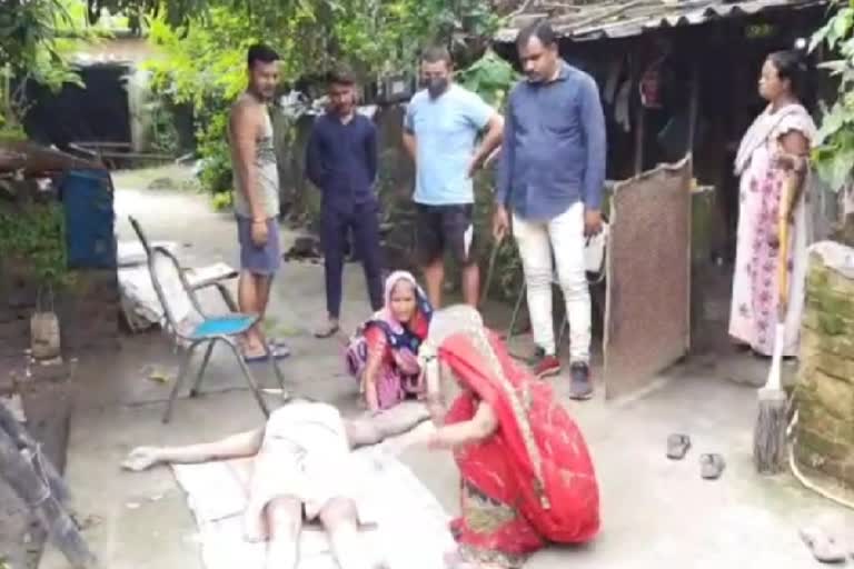 a-young-man-injured-due-to-electric-shock-in-dhanbad