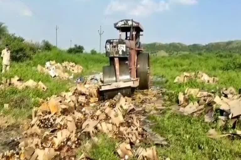 देवासमध्ये ५६ लाखांचा दारूसाठा नष्ट