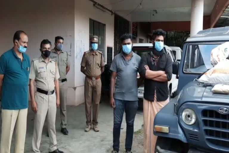 Udumbanchola news  arrested with cannabis in Udumbanchola  കല്ലുപുറത്ത് കഞ്ചാവുമായി രണ്ടുപേര്‍ അറസ്റ്റില്‍  ഉടുമ്പൻചോലയില്‍ കഞ്ചാവുമായി രണ്ടുപേര്‍ അറസ്റ്റില്‍  ഉടുമ്പൻചോല വാര്‍ത്ത