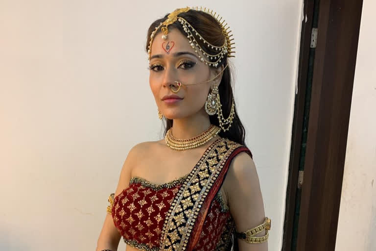 TV star Sara Khan back on sets post COVID-19 recovery