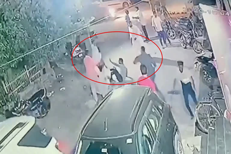 cctv captured fighting between two groups outside the hotel in fatehabad