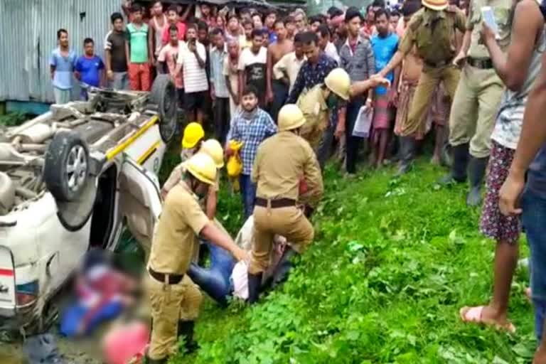 ve persons killed in road accident at Falakata