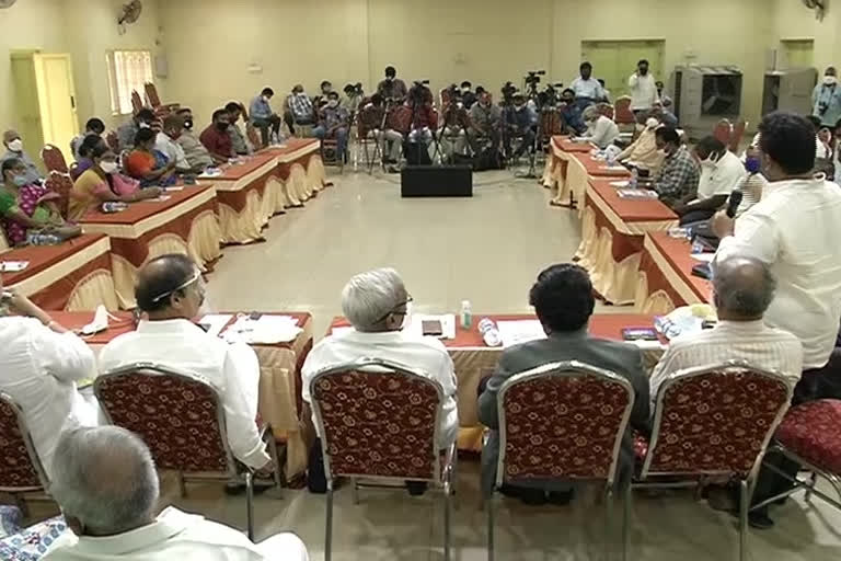 opposition parties conducted round table meeting in vijayawada