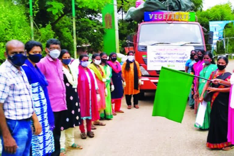 plastic exported  plastic recycling  കുട്ടനാട്ട് മാലിന്യ പ്രശ്നം  പ്ലാസ്‌റ്റിക്‌ പുനഃരുൽപാദനത്തിനായി അയച്ചു  എംആർഎം ഇക്കോ സൊലൂഷൻ കമ്പനി  വലിച്ചെറിയാത്ത മനസുകൾ, മാലിന്യമകന്ന തെരുവുകൾ