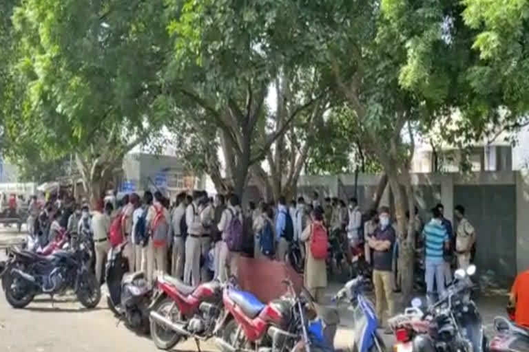 Seemapuri bus depot marshals strike