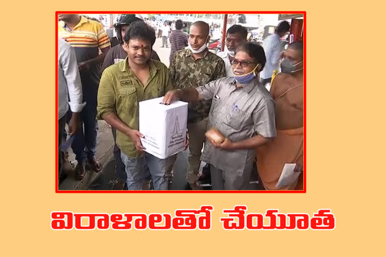 actor shakalaka shankar collect donations at Vijayawada