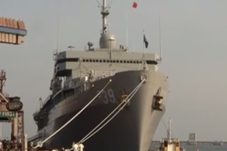 ammonium nitrate ships waiting for unloading in visakha port