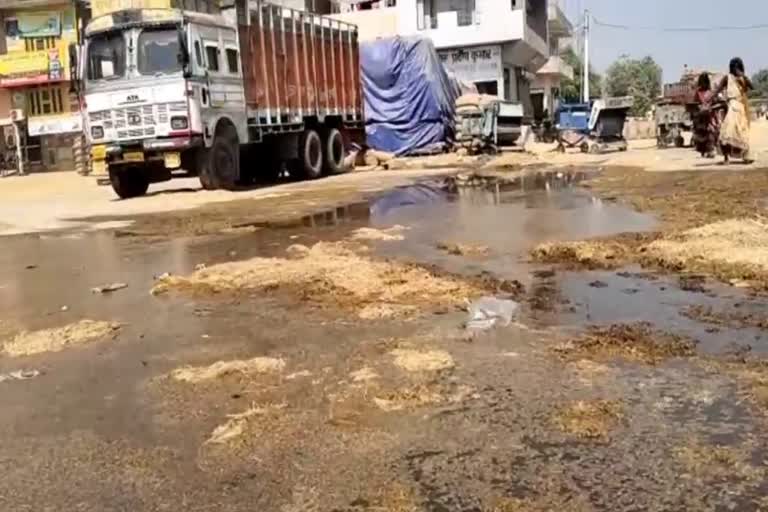 Paddy crop sewerage water in Shahabad grain market