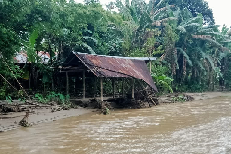 Thousand people hit by Flood In assam dhemaji