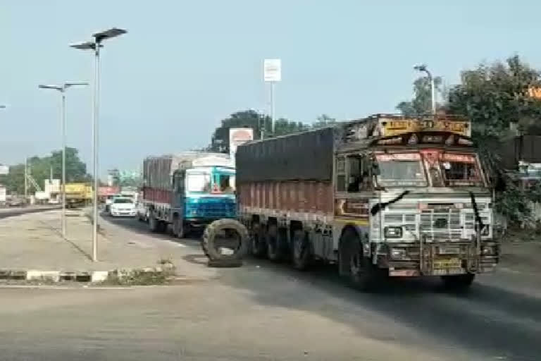 Theft of diesel from trucks on Dabhoi Vadodara Highway