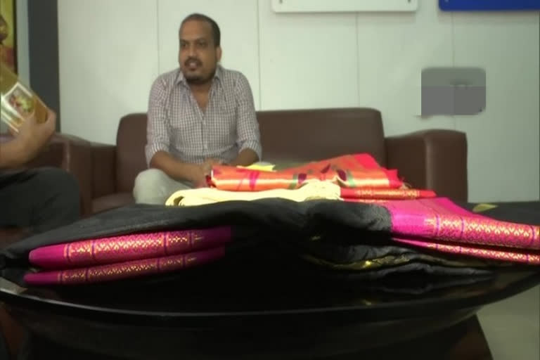 NIT Warangal graduates launch e-commerce platform to help weavers in Hyderabad