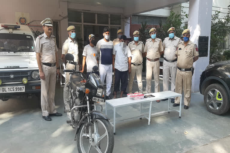 Sarai Rohilla police busted the gang who cheated in the name of dollars