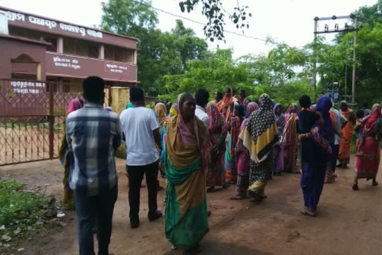 Massive protest by rural women seeking liquor ban