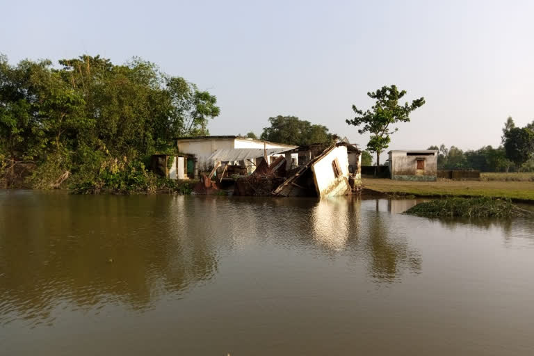 school collapsed in flood of river Punarbhaba