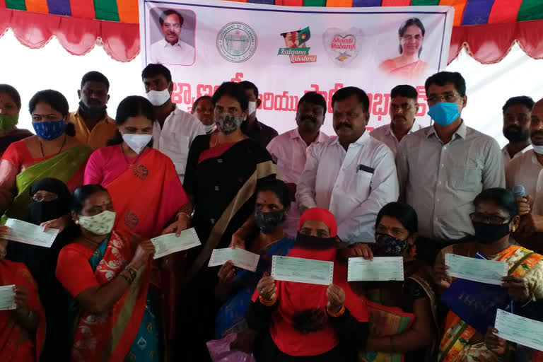 minister sabitha indra reddy distribute kalyana laxmi-shadi mubarak-cheques hyderabad