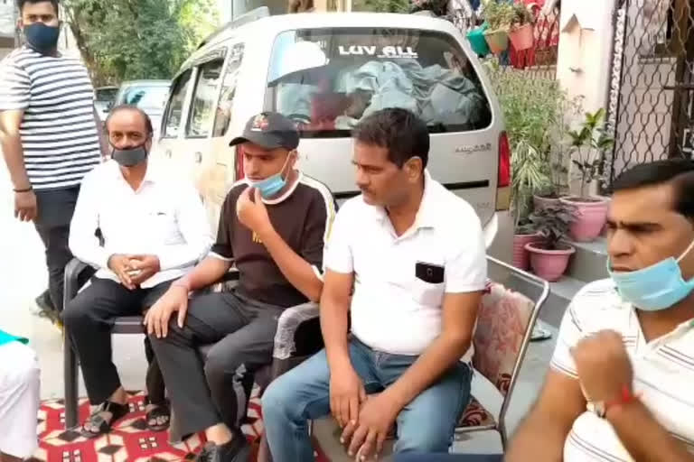 youtuber amit bhadana meet businessman aman bainsla family who committed suicide in rohini