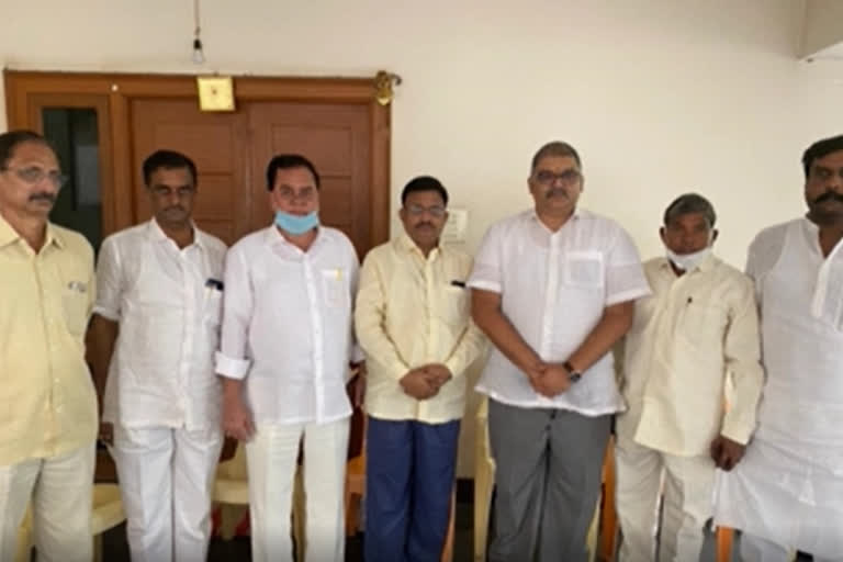 ttdp leader met kommareddy pattabhi