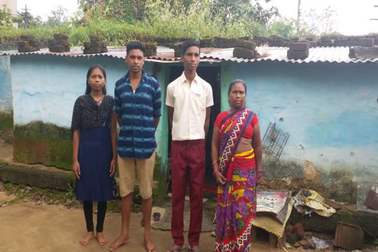 anil-kumar-of-bokaro-secured-first-position-in-aakancha-40-exam